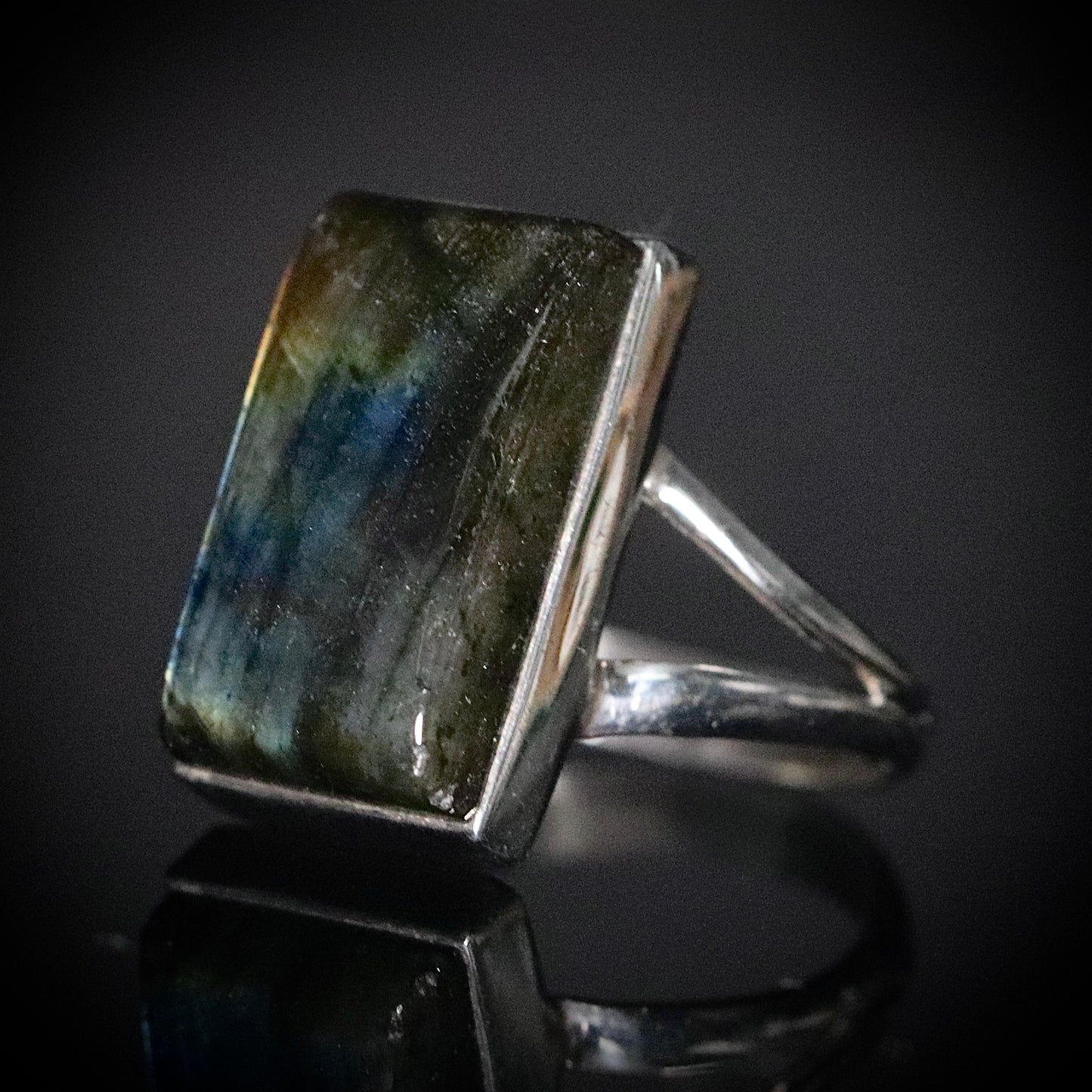 Sterling Silver Labradorite Ring with Labradorescence